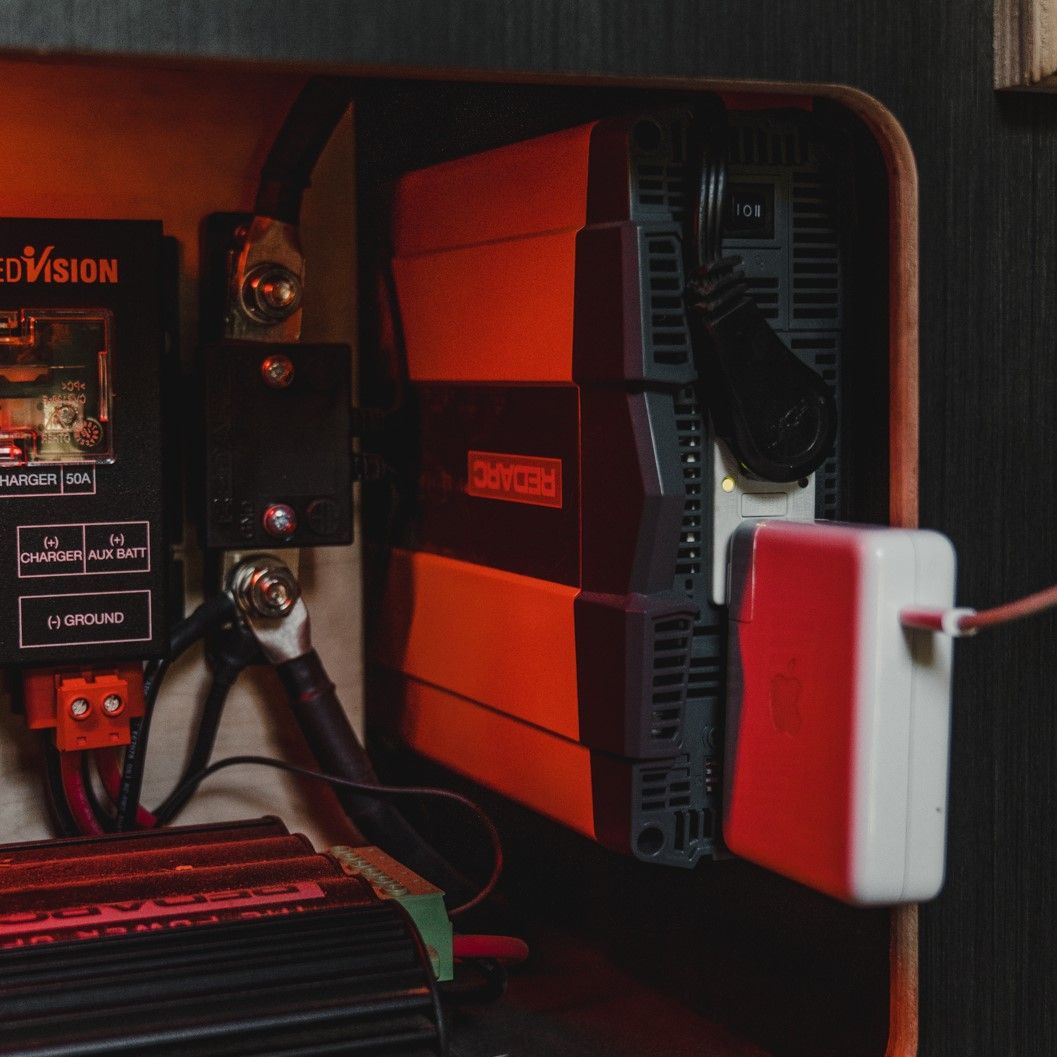 1000W Pure Sine Wave Inverter - official REDARC product image 3