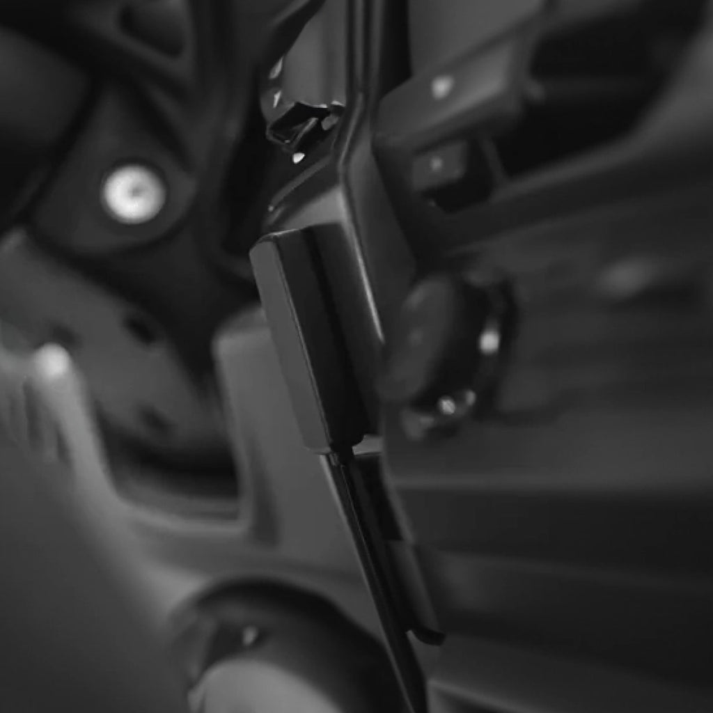 weBoost Drive Reach Fleet - mounted drive reach inside antenna